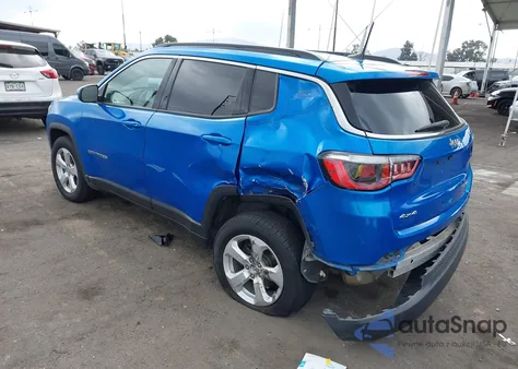 2019 Jeep Compass Latitude 4X4 z USA, uszkodzony, nr VIN 3C4NJDBB4KT713286
